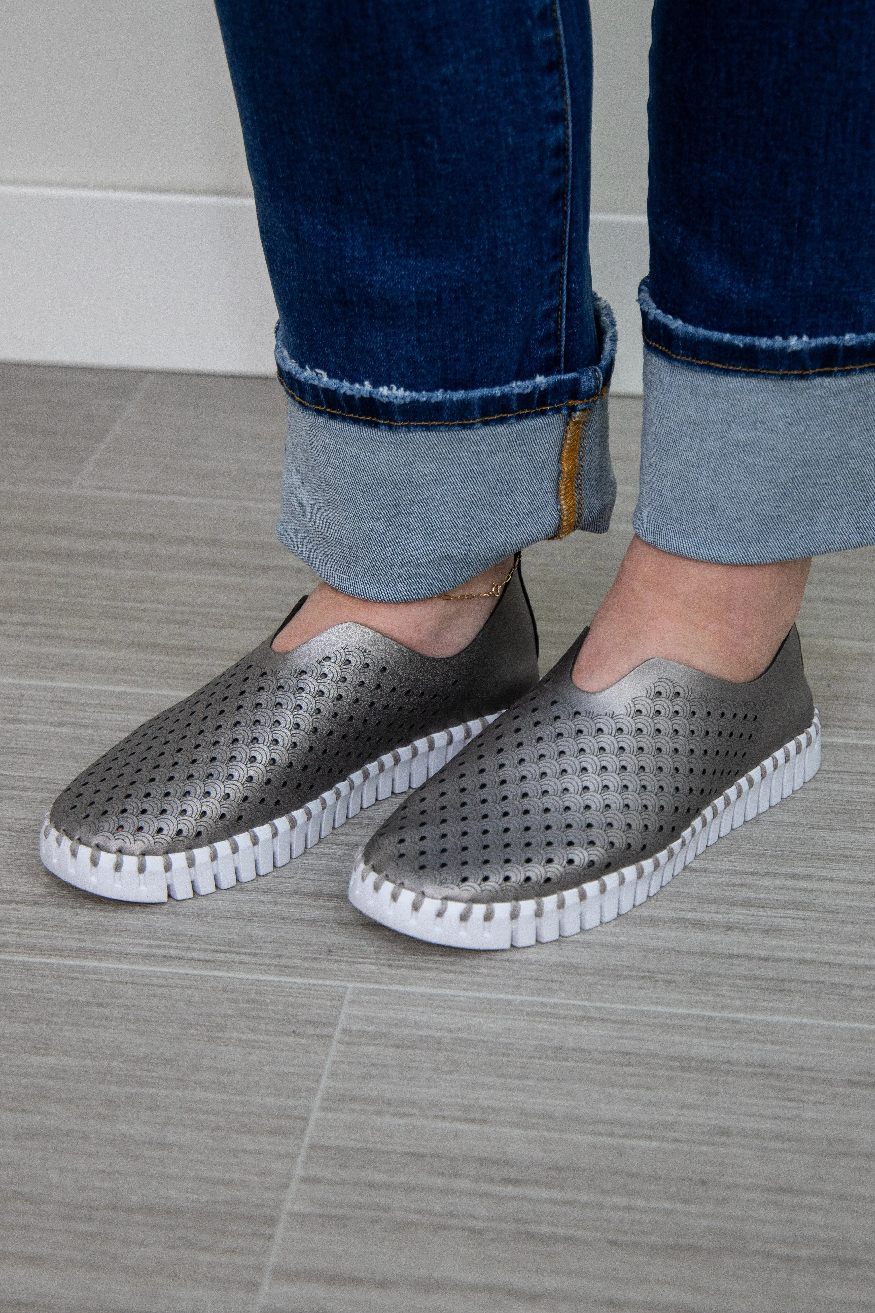 Gunmetal Tulip Slip On Ilse Jacobson